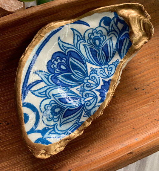 Decoupage Oyster Shell Dish: Blue Paisley