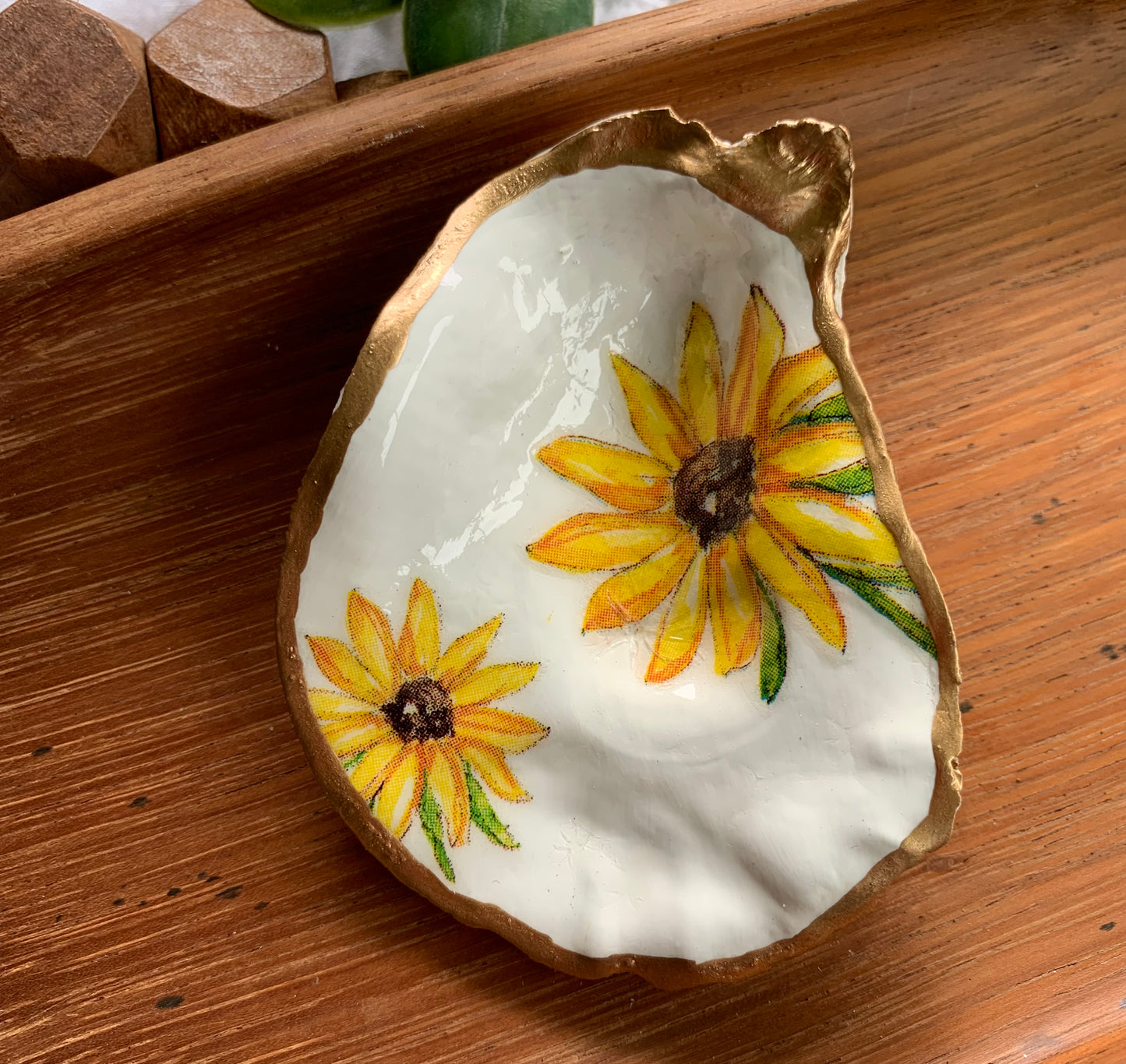 Decoupage Oyster Shell Dish: Black-Eyed Susan