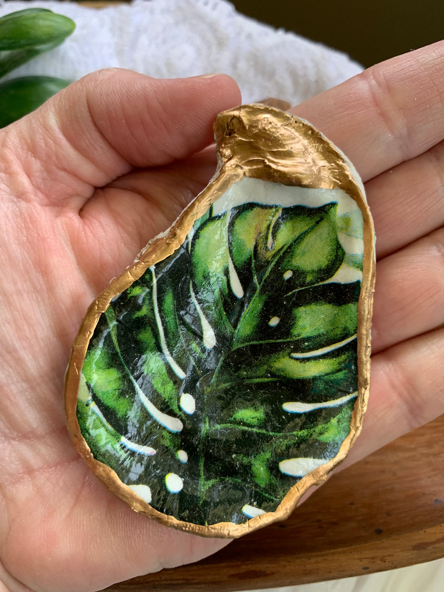 Decoupage Oyster Shell Dish: Monstera Leaf