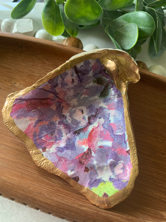 Decoupage Oyster Shell Dish: Hydrangea